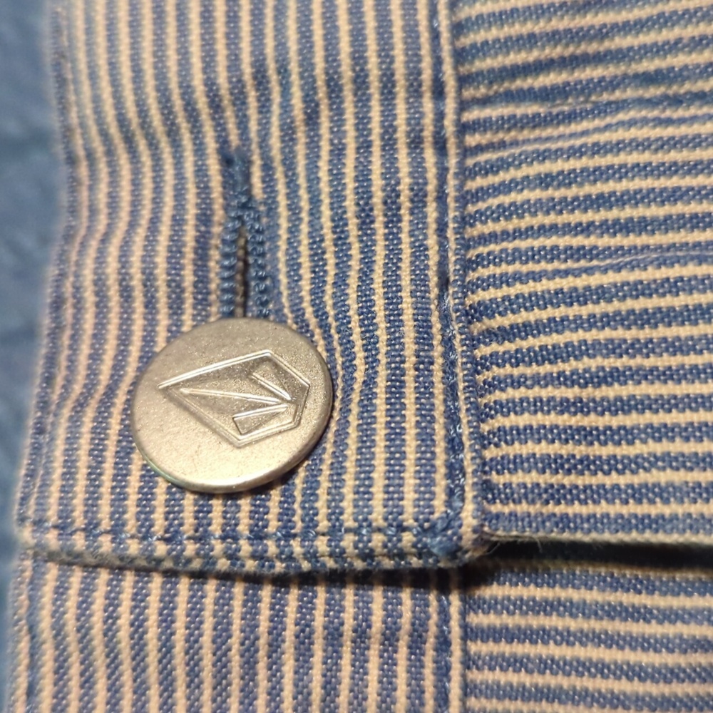 Mens Volcom Corpo Class striped shorts size 34 waist